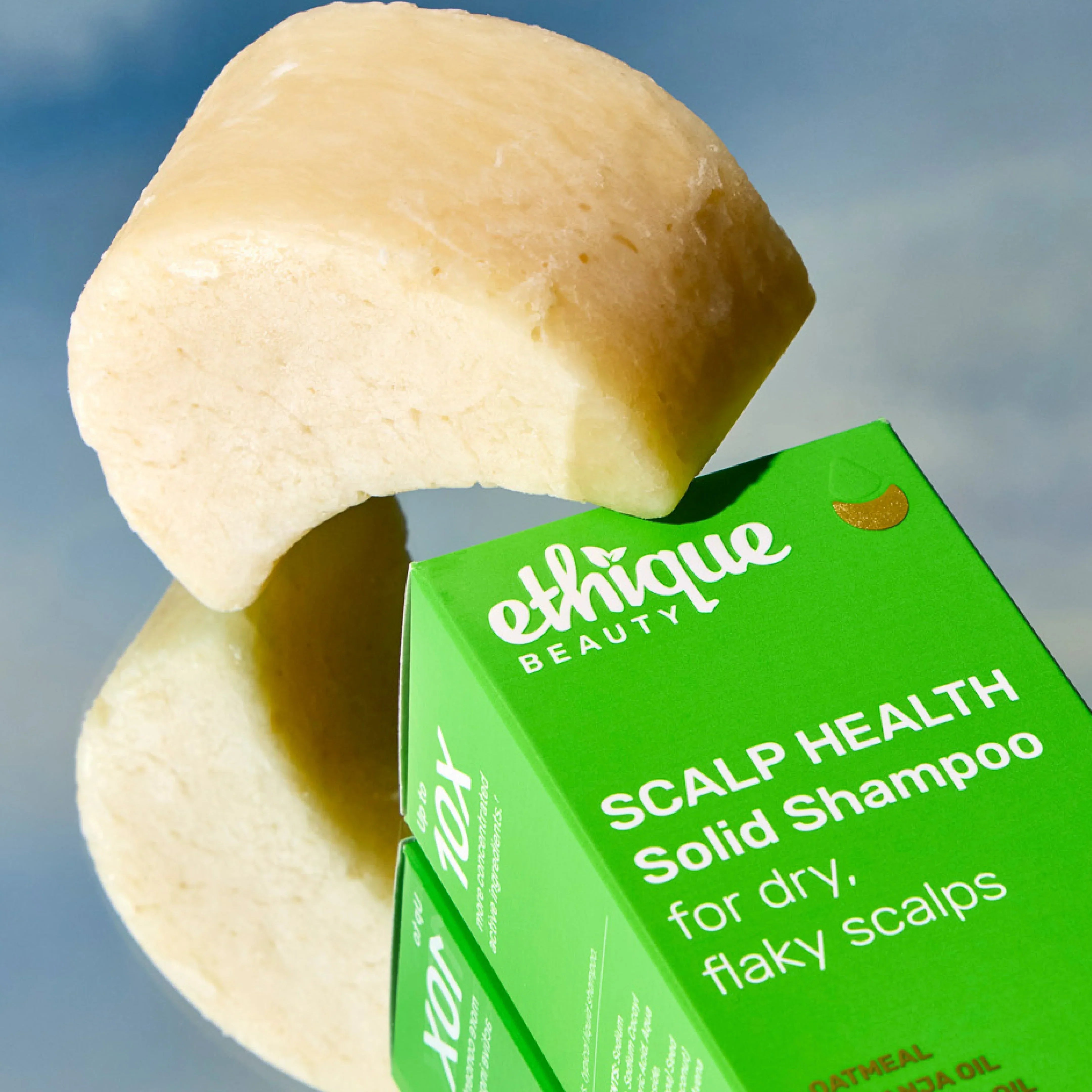 Dry Scalp vs. Dandruff: How to Tell the Difference and Care for Your Scalp Naturally