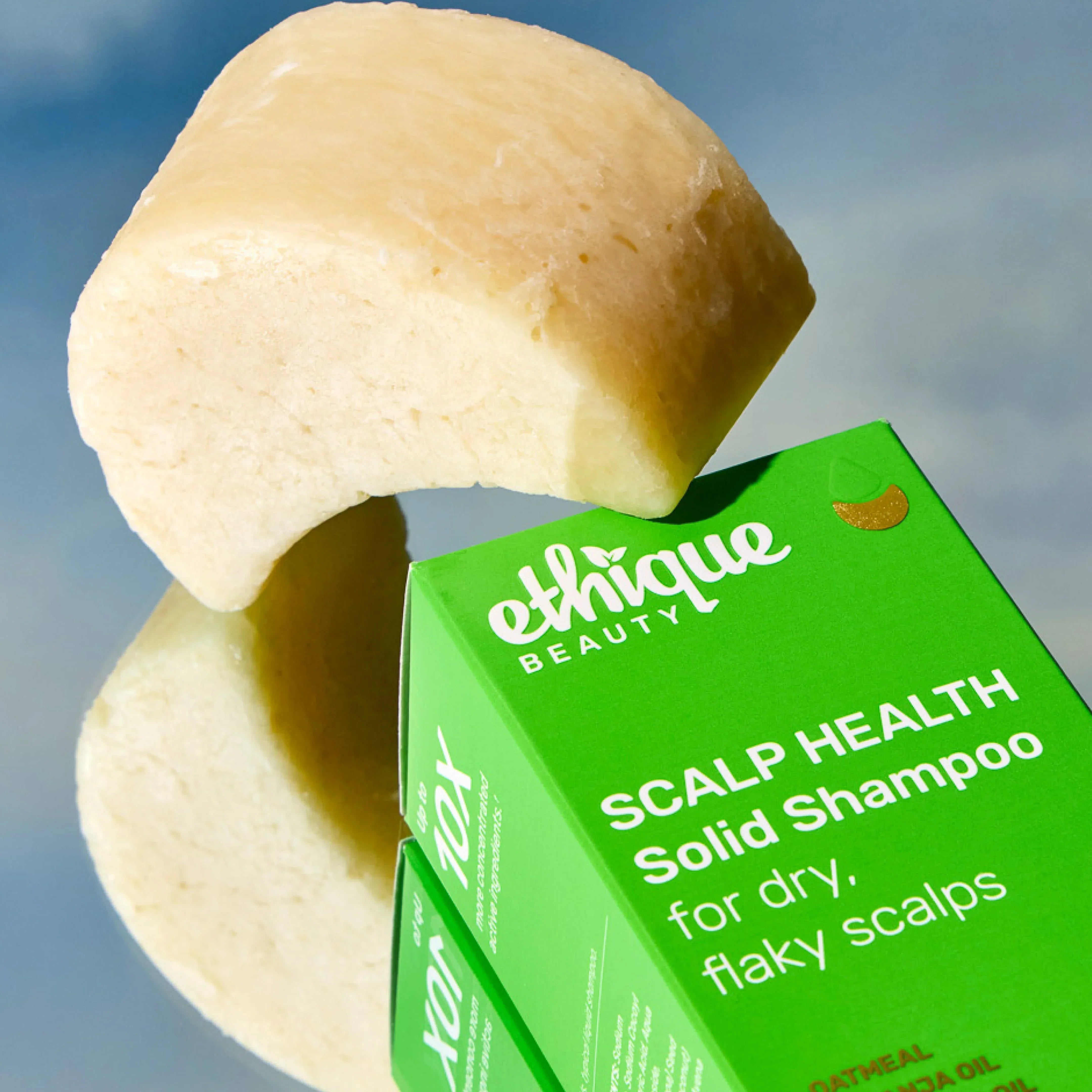 Dry Scalp vs. Dandruff: How to Tell the Difference and Care for Your Scalp Naturally